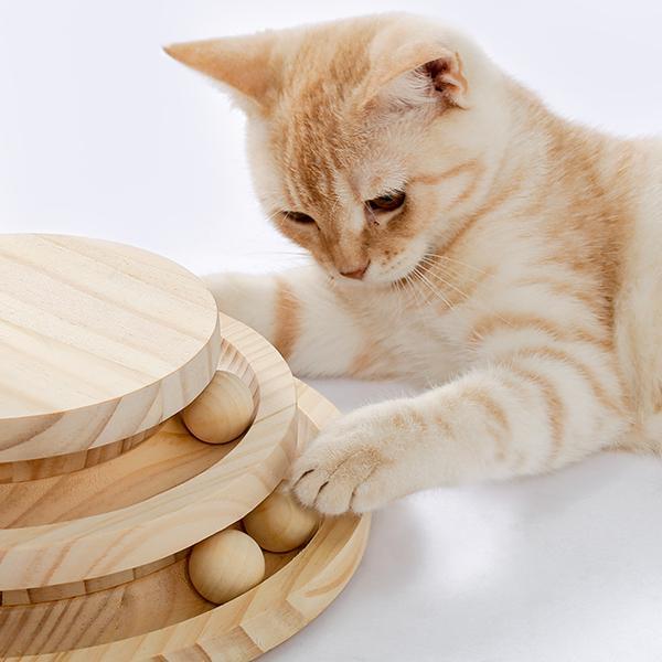 Cat scratcher with ball track by CozyPaws